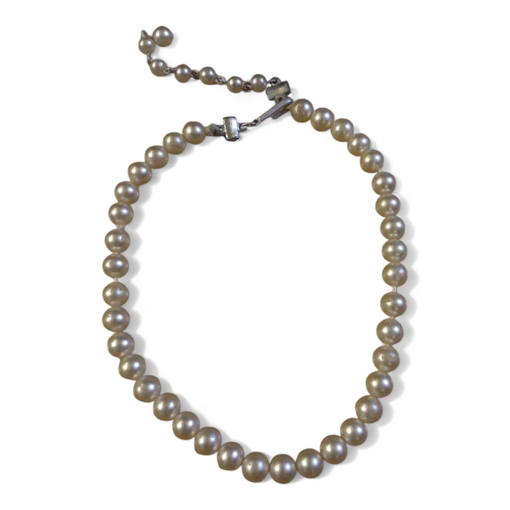 Elegant Vintage Pearl Necklace‎